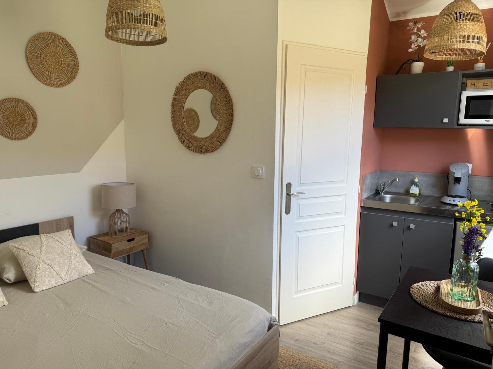 Loft, Studio And Love Rooms Bourg-Saint-Christophe Exterior photo